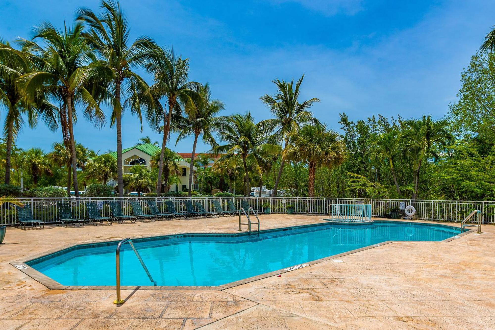 Sunrise Suites Catalina Suite #311 Ки-Уэст Номер фото
